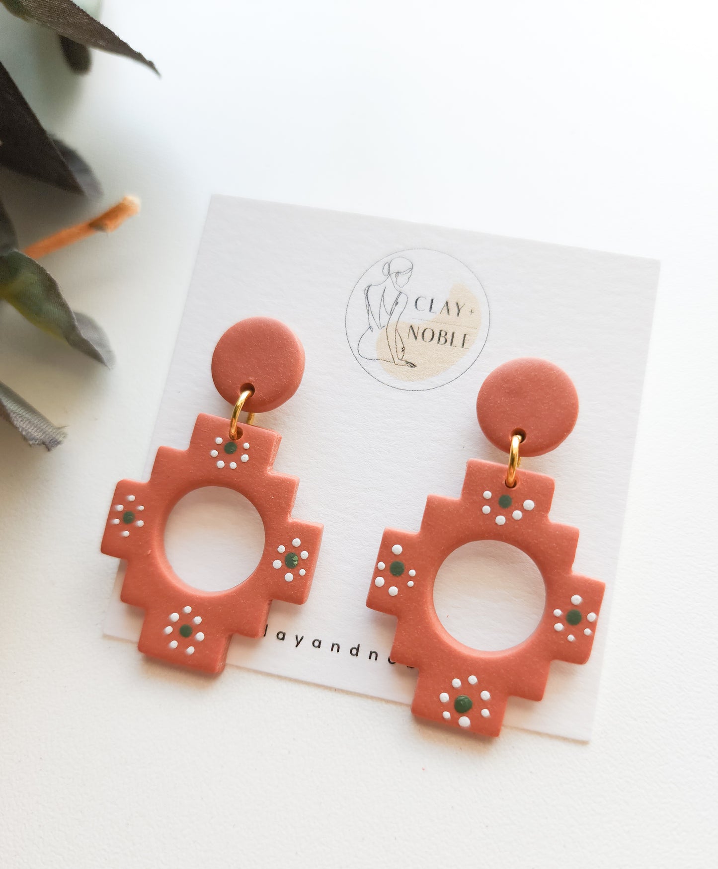 Olla de Barro dangles