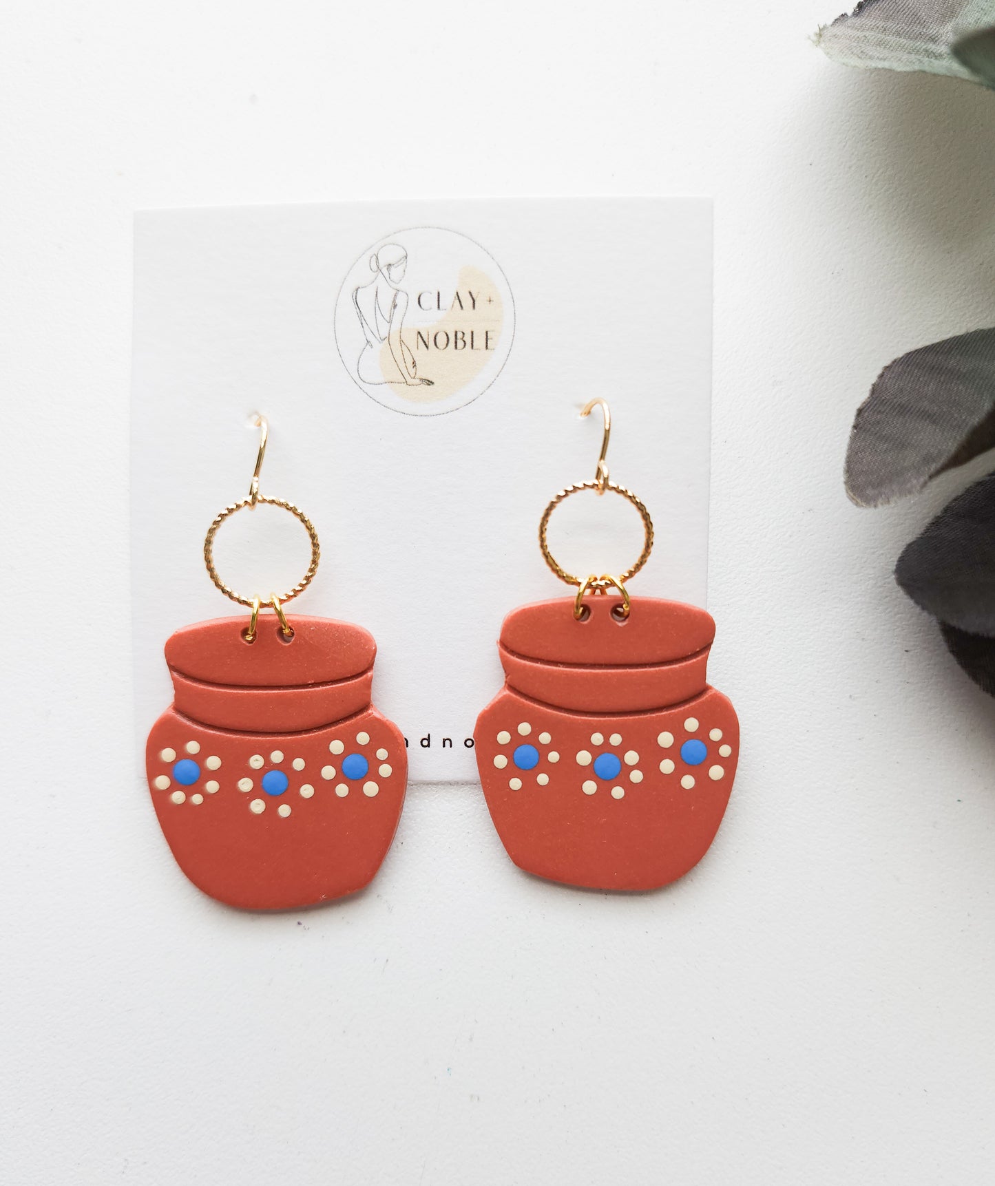 Olla de barro statement dangle