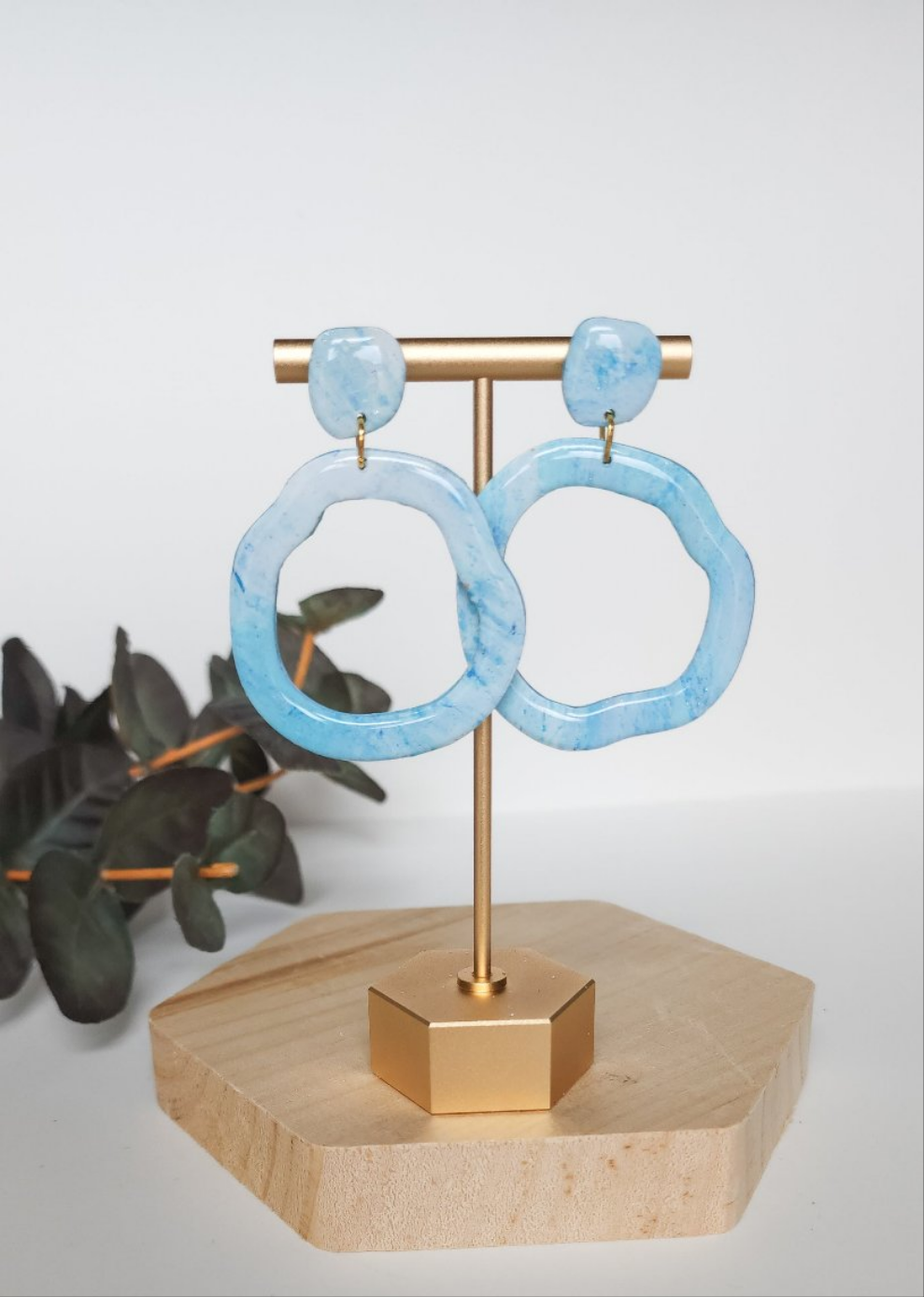 Easy Breezy statement earring