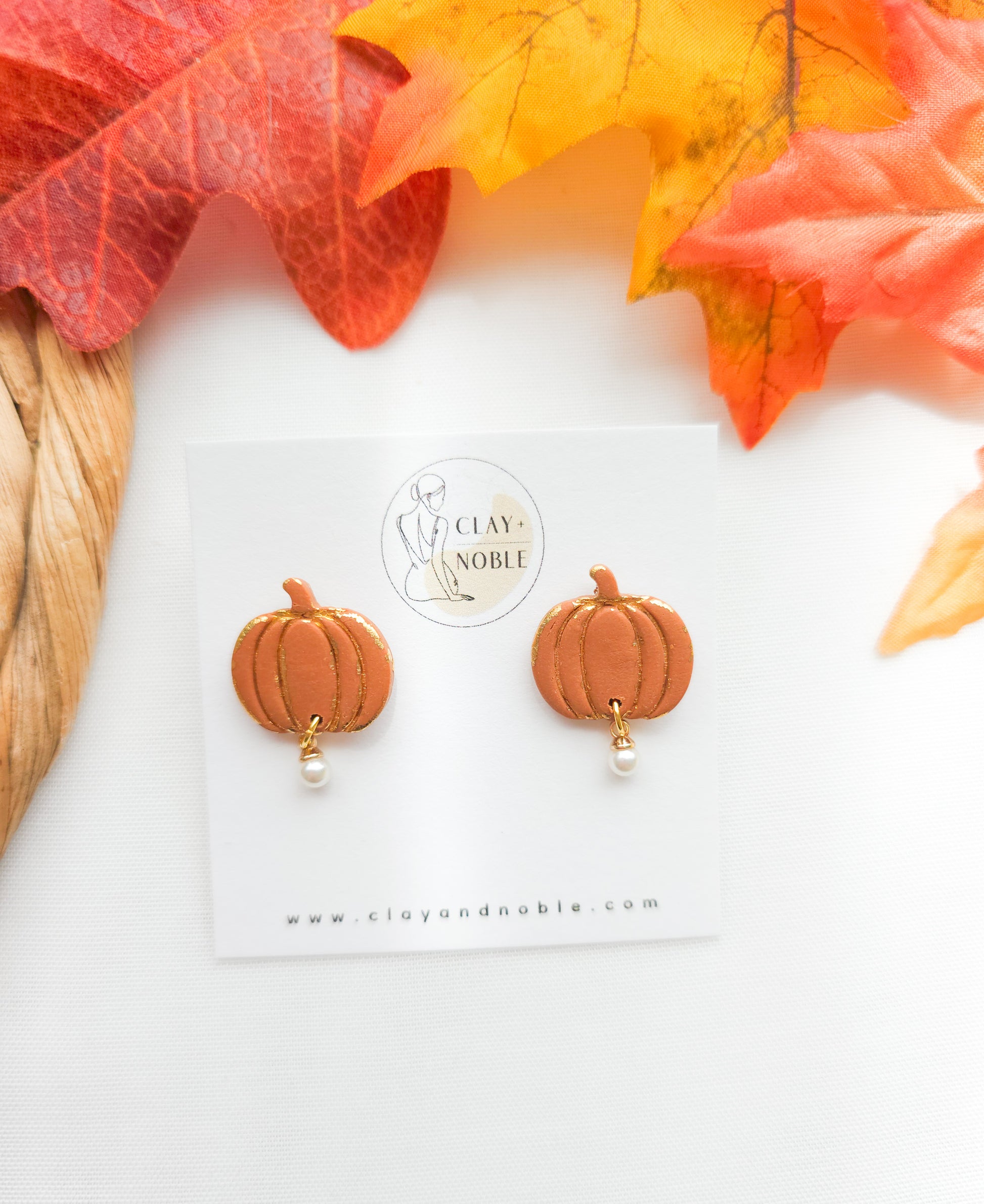 Pumpkin & Pearl studs 🦪
