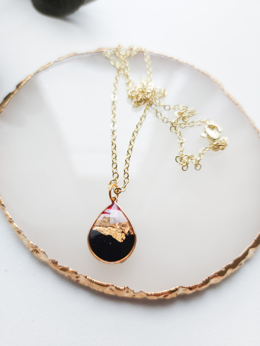 Faithful necklace