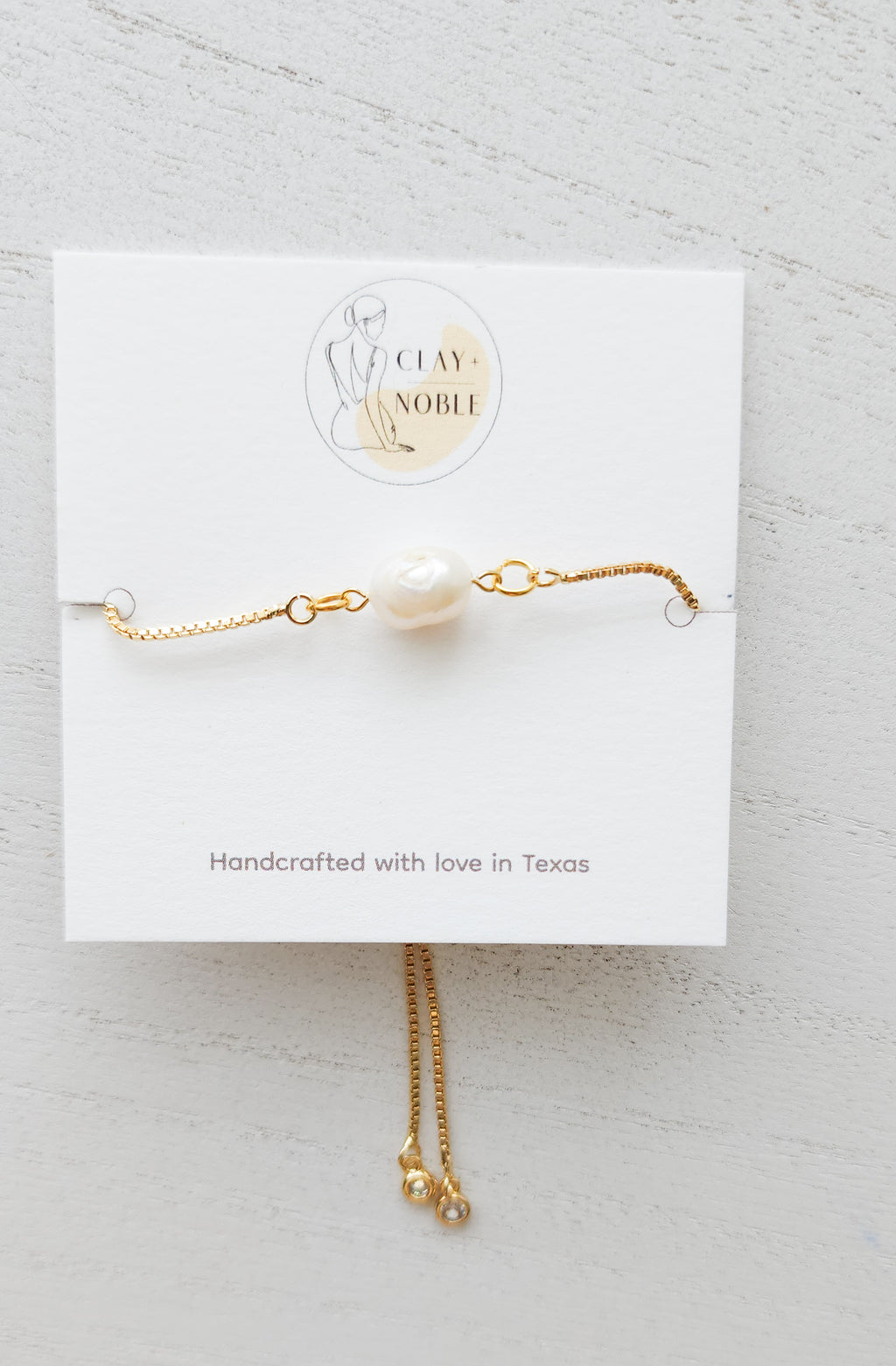 Dainty pearl bracelet